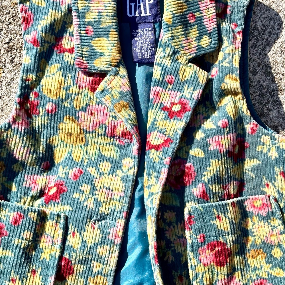 Gap vintage flora print children’s vest